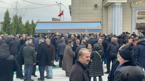 Ümraniye'de evde ölü bulunan anne ve oğlu toprağa verildi