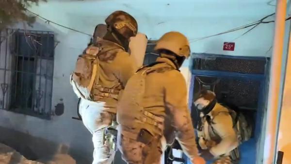 Arnavutköy'de kaçak göçmen operasyonu