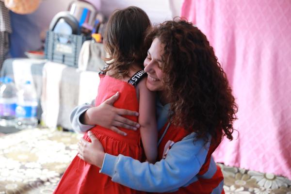 Kızılay’dan depremzede çocuklara bayramlık