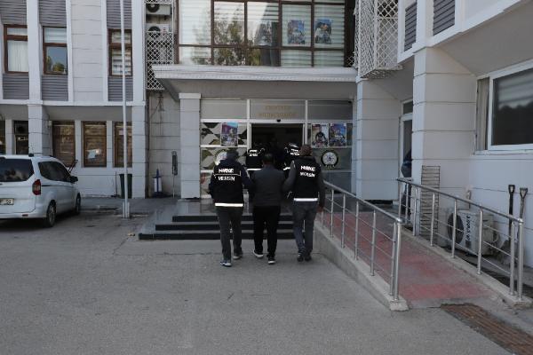 Mersin Limanı'nda ele geçirilen 97,5 kilo kokaine 2 gözaltı