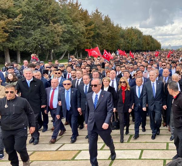 Muharrem İnce'den Anıtkabir'e ziyaret