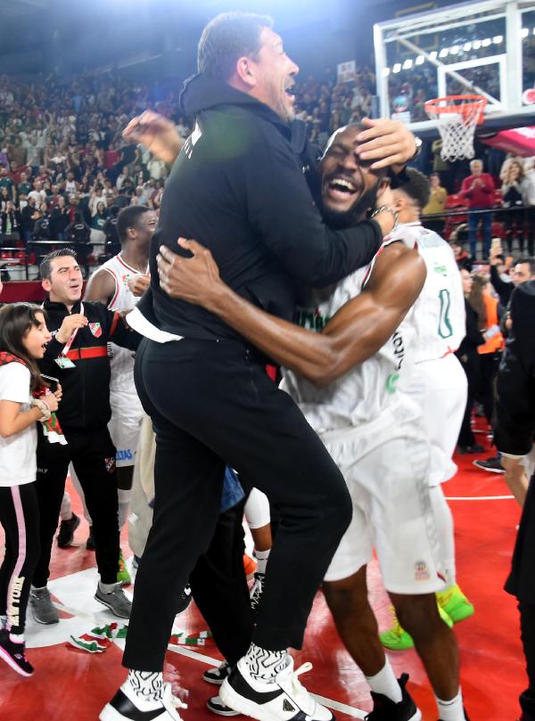 Pınar Karşıyaka rakip tanımıyor