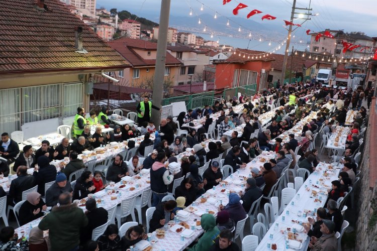 Kocaeli'de Gültepeliler geleneksel iftarda buluştu