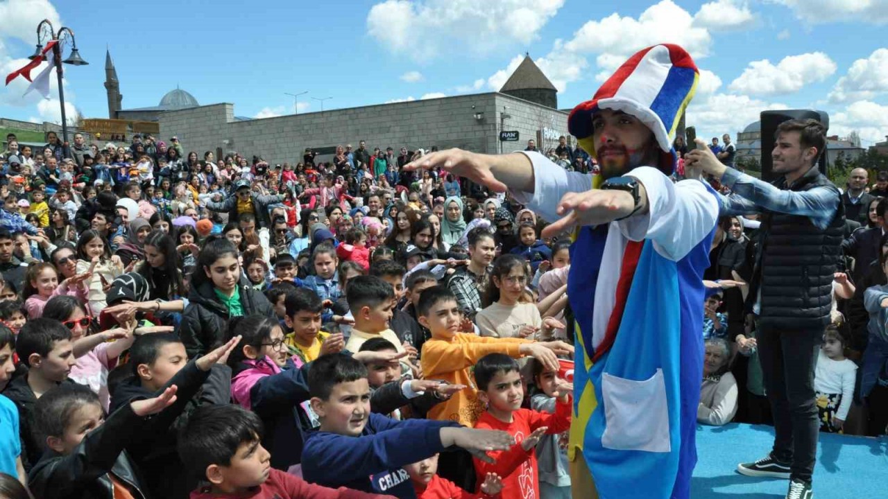 Kars’ta Çocuk Şenliği düzenlendi