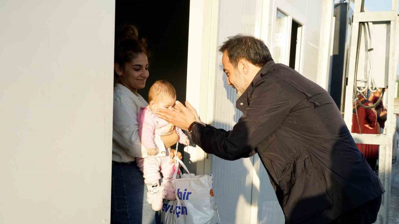 Konya Konteyner Kentte bayram öncesi çocuklar ve aileler unutulmadı