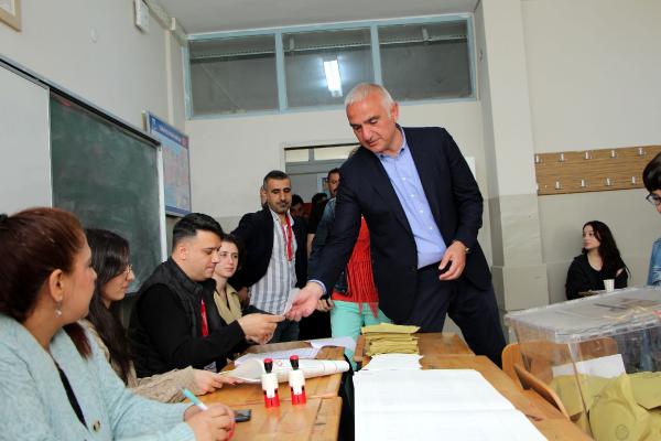 Bakan Ersoy oyunu kullandı