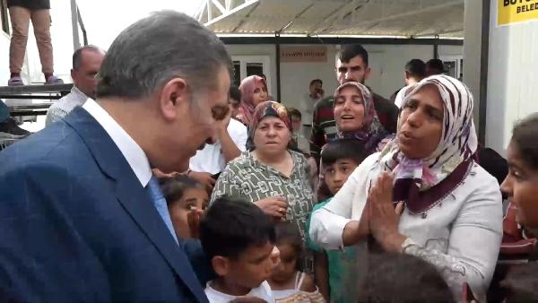 Bakan Koca, Hatay'da yapımı süren devlet hastanesi inşaatlarını inceledi