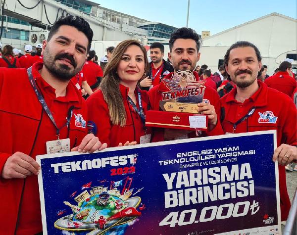 Felçliler için geliştirdikleri yatak Teknofest'te birinci oldu