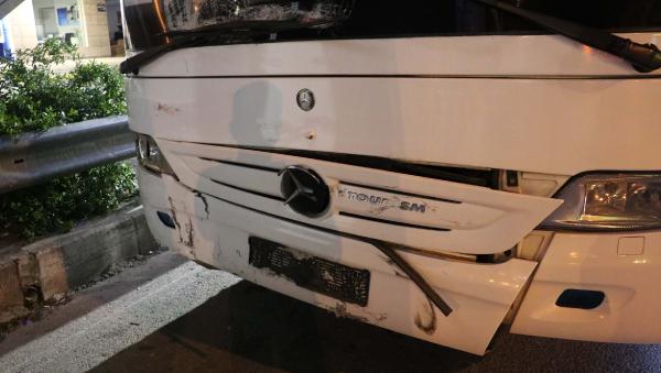 İşçi servis otobüsüyle çarpışan motosiklet sürücüsü öldü