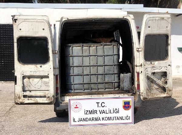 İzmir'de 2,5 ton atık yağ ele geçirildi