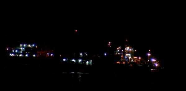 Küçükçekmece açıklarında tankerde yangın çıktı, ekiplerin müdahalesi devam ediyor - (2)