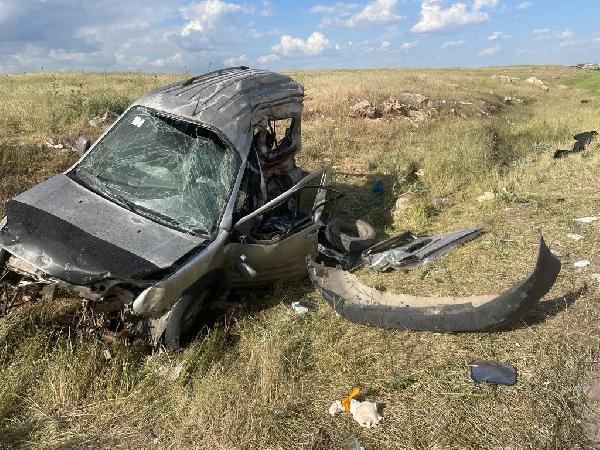 Şanlıurfa'da TIR ile hafif ticari araç çarpıştı: 5 ölü, 1 yaralı / Ek fotoğraf