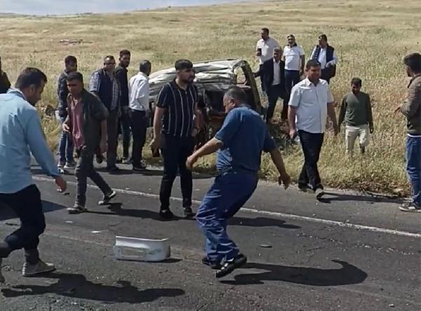 Şanlıurfa'da TIR ile hafif ticari araç çarpıştı: 6 ölü, 1 yaralı (2)