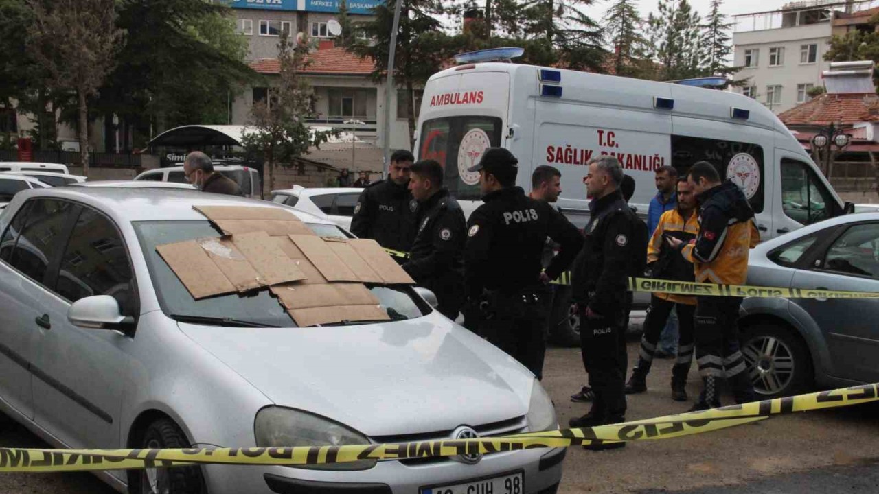 Aracında ölü olarak bulundu
