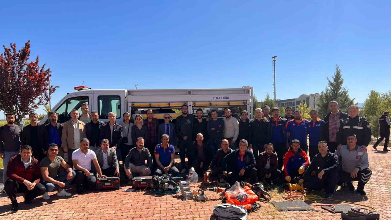 Dicle Üniversitesi personeline afet eğitimi verildi