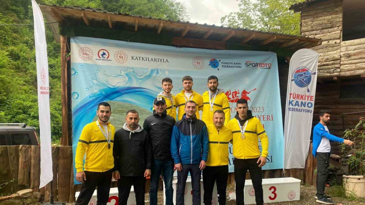 Düzce Belediyesi Spor Akademisi rafting takımı şampiyon oldu