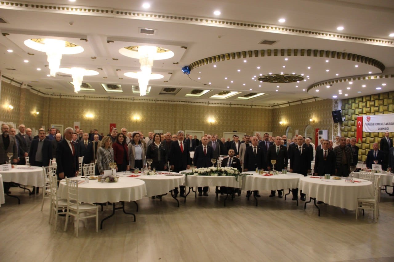 Emekli astsubaylar tazminat haklarını istedi