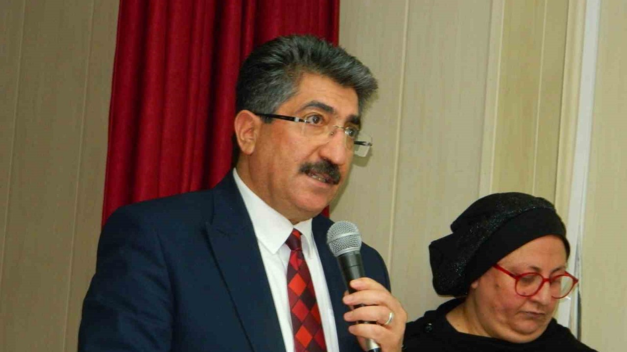 Posof’ta “Ahlak ve Değerlerimiz Eğitimi ” konferansı