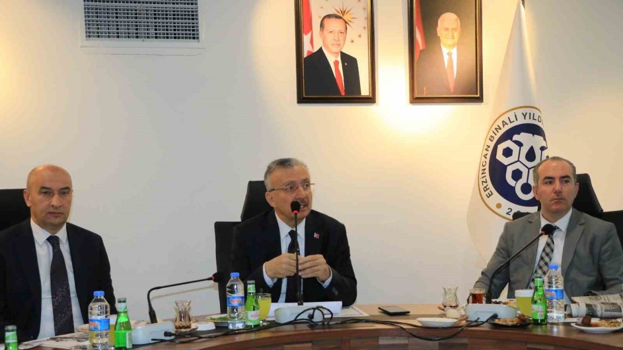 Rektör Prof. Dr. Levent, gazetecilerle bir araya geldi