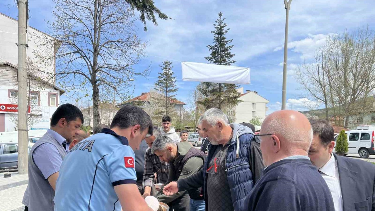 Yüzyıllardır kutlanan Hıdırellez’de vatandaşlara ekşili pilav ikramı