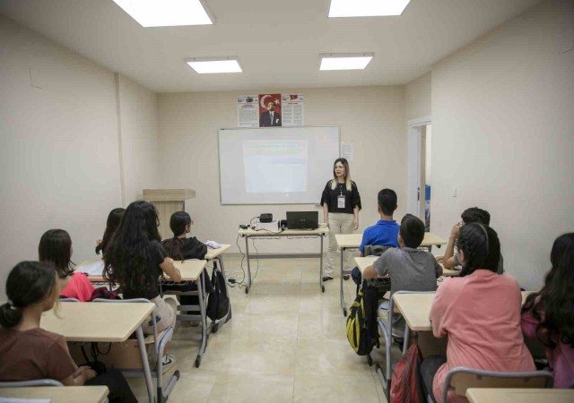 Öğrencilere LGS öncesi motivasyon eğitimi