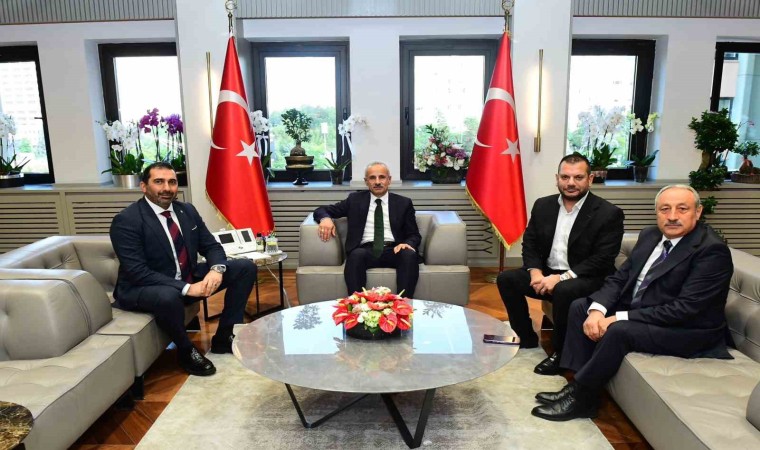 Bakan Uraloğlundan Trabzonspora müjde: Tesisler taşınmayacak