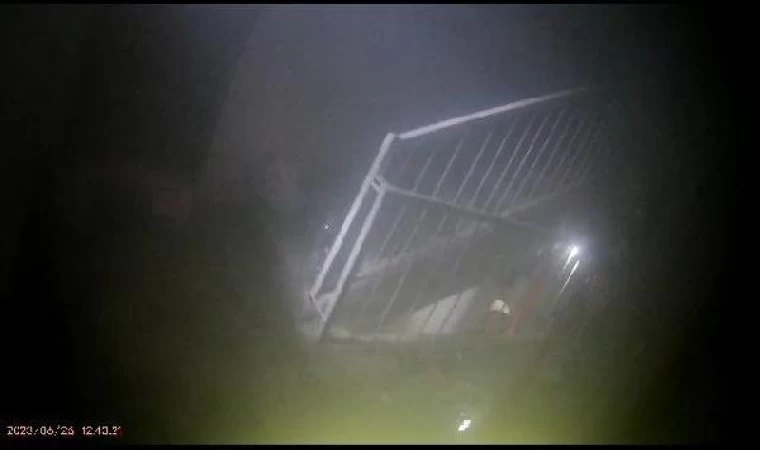 İtfaiyenin ev yangınına müdahalesi kask kamerasında