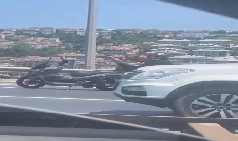 15 Temmuz Şehitler Köprüsü çıkışında silahlı kavga kamerada