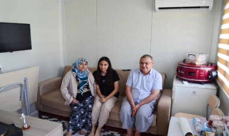 Aslı Naz istedi, depremzede aile kızlarının eğitimi için Kahramanmaraş’a döndü