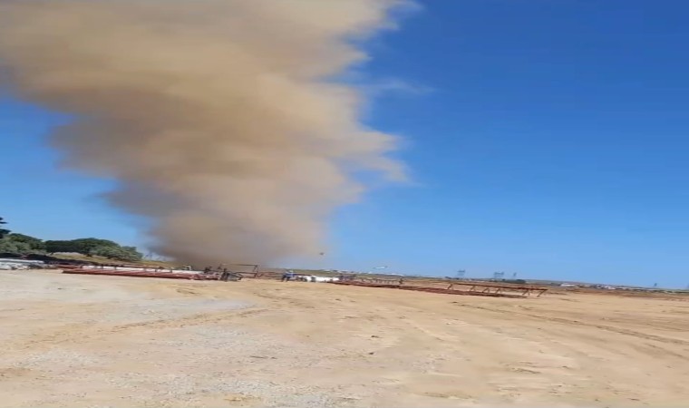 Bitliste oluşan dev hortum korkuttu