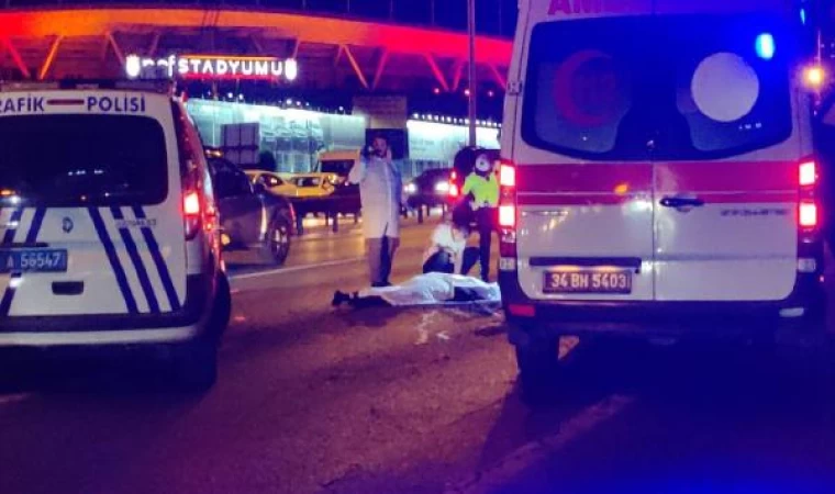 Kağıthane’de arıza yapan otomobile çarpan motosiklet sürücüsü öldü