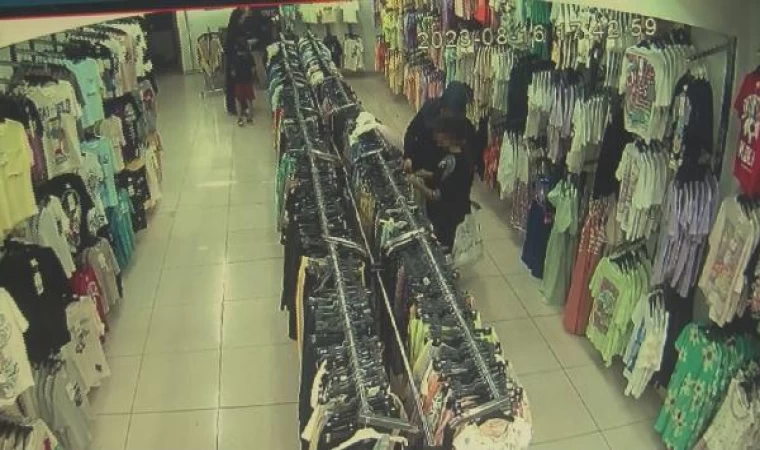 Arnavutköy’de hırsızlık yaparken yakalanan kadın kamerada