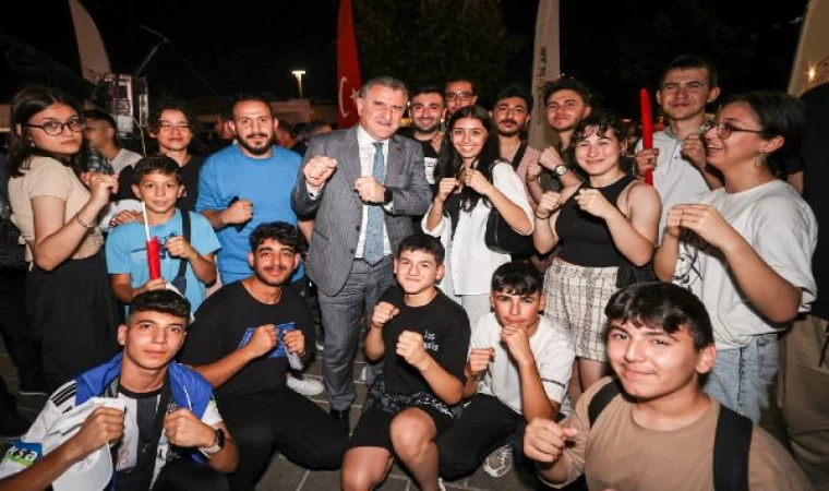 Bakan Bak: Madalya kazanan milli sporcularımızı tebrik ediyorum