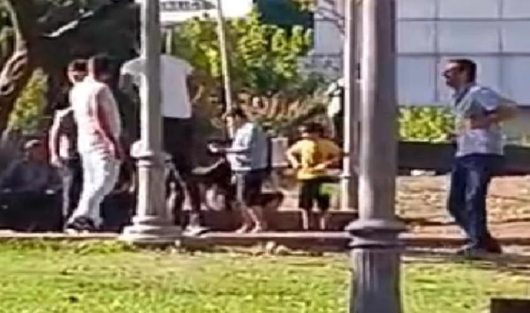 Bayrampaşa’da parkta çocukların önünde kavga: 1’i ağır 7 yaralı
