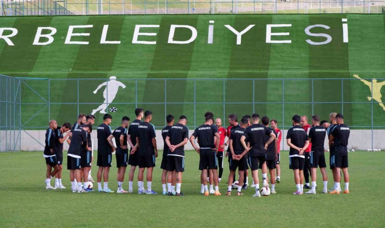 Hakan Kutlu: Lige kendi sahamızda başlamak istiyoruz