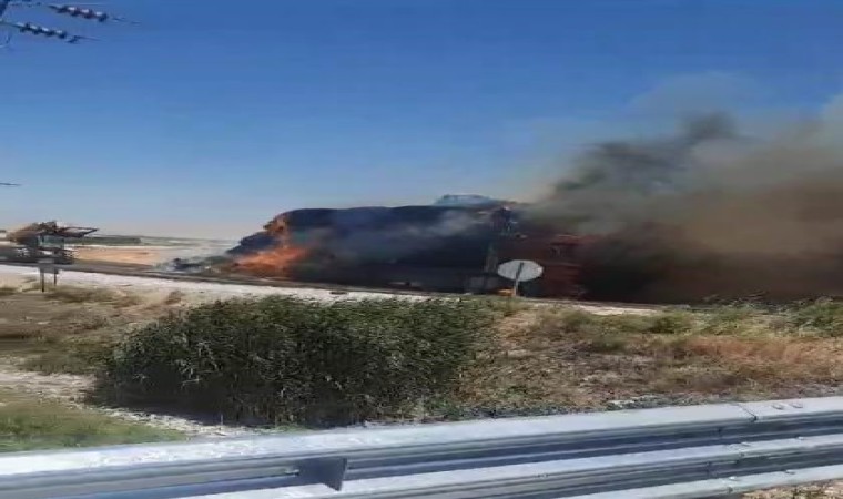 Konyada tonlarca saman balyası yandı