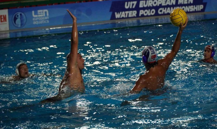 Milliler, U17 Avrupa Sutopu Şampiyonasına galibiyetle başladı