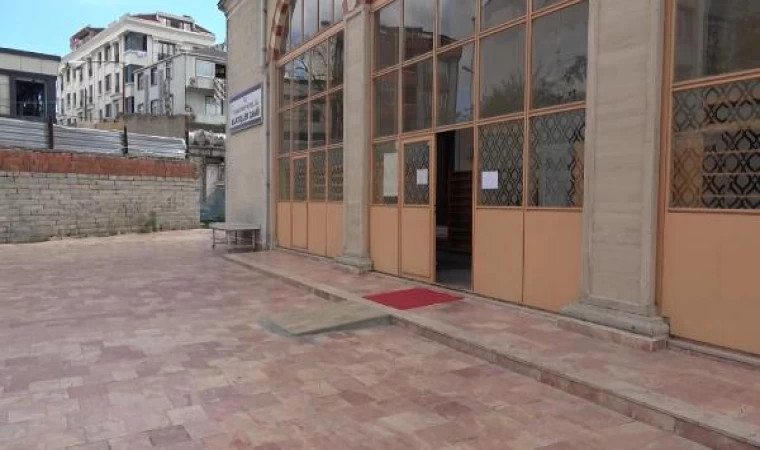 Arnavutköy’de cami cemaati avluda bebek buldu