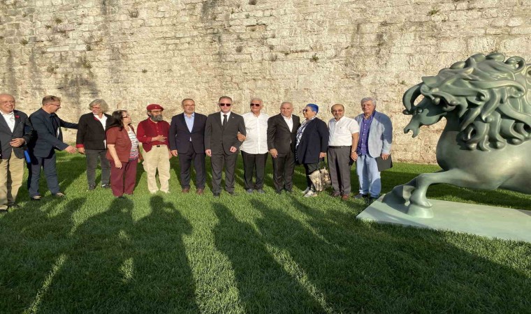 “AtNağme” sergisi Fatih Belediyesinin iki gözde mekanında sergilenmeye başlandı