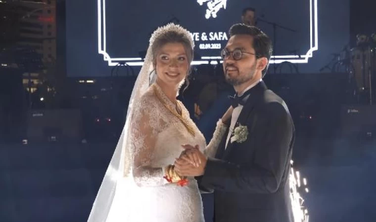 Bursa Büyükşehir Belediye Başkanı Aktaş, oğlunun nikahını kıydı
