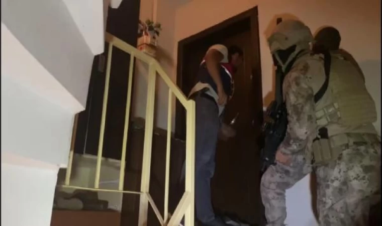 (Ek bilgi ve fotoğrafla) İstanbul’da terör operasyonu: 13 gözaltı