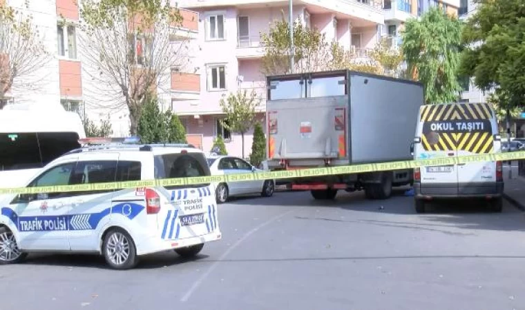 Küçükçekmece’de kamyonun çarptığı kadın hayatını kaybetti
