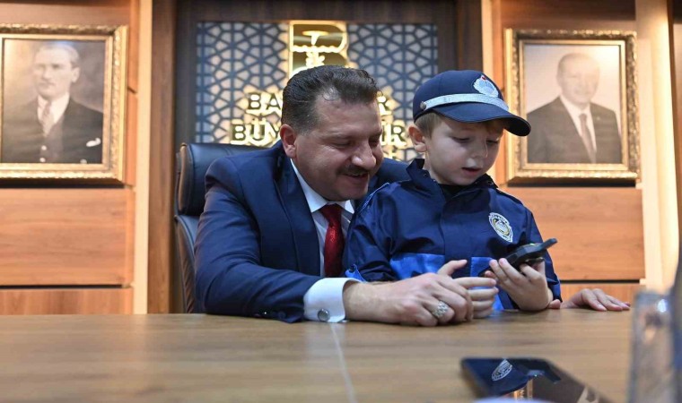 Minik zabıtadan tatlı anons: Zabıta Haftanız kutlu olsun