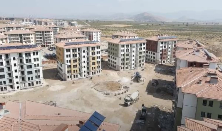 Bakan Özhaseki: Gaziantep’te 24 bin 977 afet konutu ve köy evimiz hızla yükseldi
