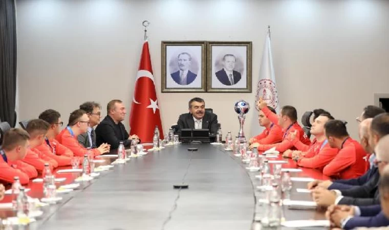 Bakan Tekin, Down Futsal Milli Takımı’nı ağırladı