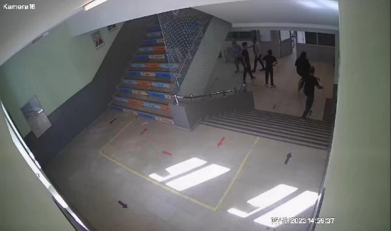 Beylikdüzü’nde okulu basan veli öğretmenlere saldırdı