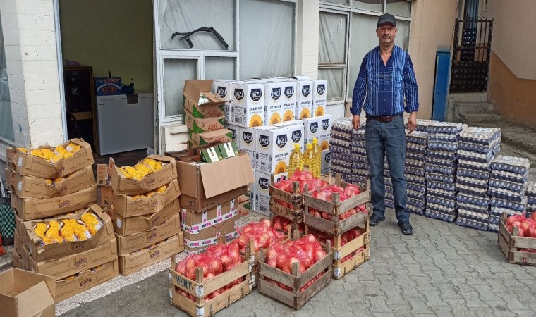 Köy muhtarından vatandaşlara hediye