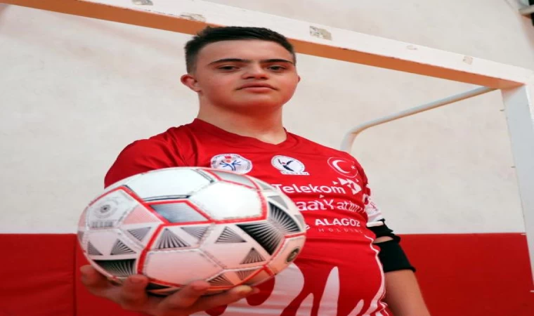 Sosyalleşmek için gittiği kursta keşfedildi, milli takımın vazgeçilmezi oldu