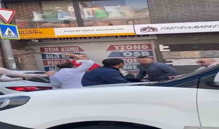 Tartıştığı sürücünün kafasında sopa kırdı