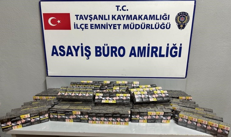 Tavşanlıda kargo kolisinden 11 bin 400 adet kaçak sigara çıktı